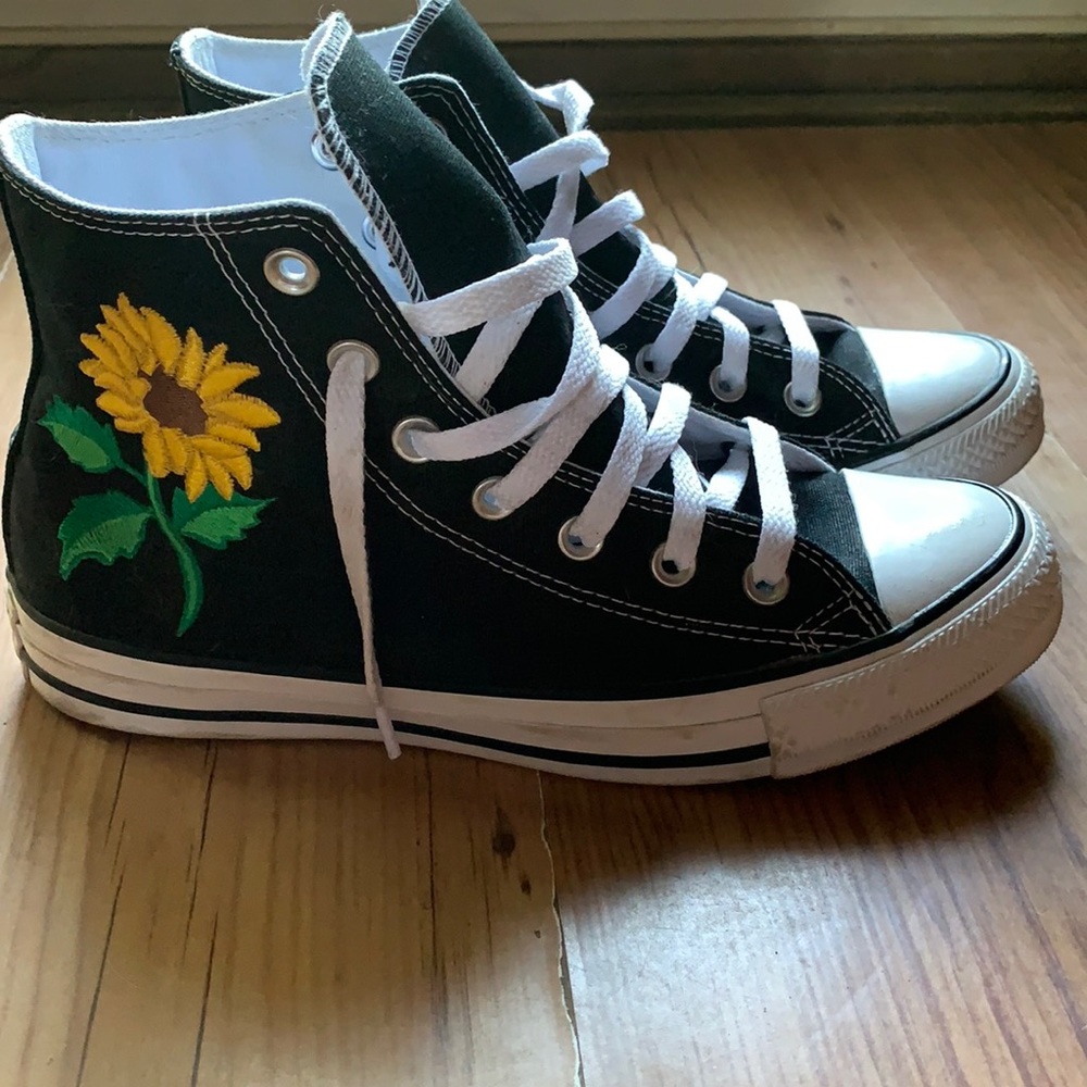 Converse Size 9 sunflower embroidered high top
